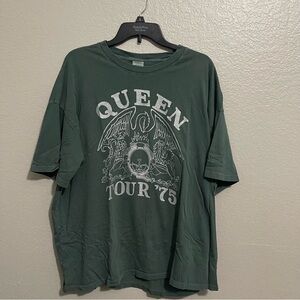 Queen Glitter Tee